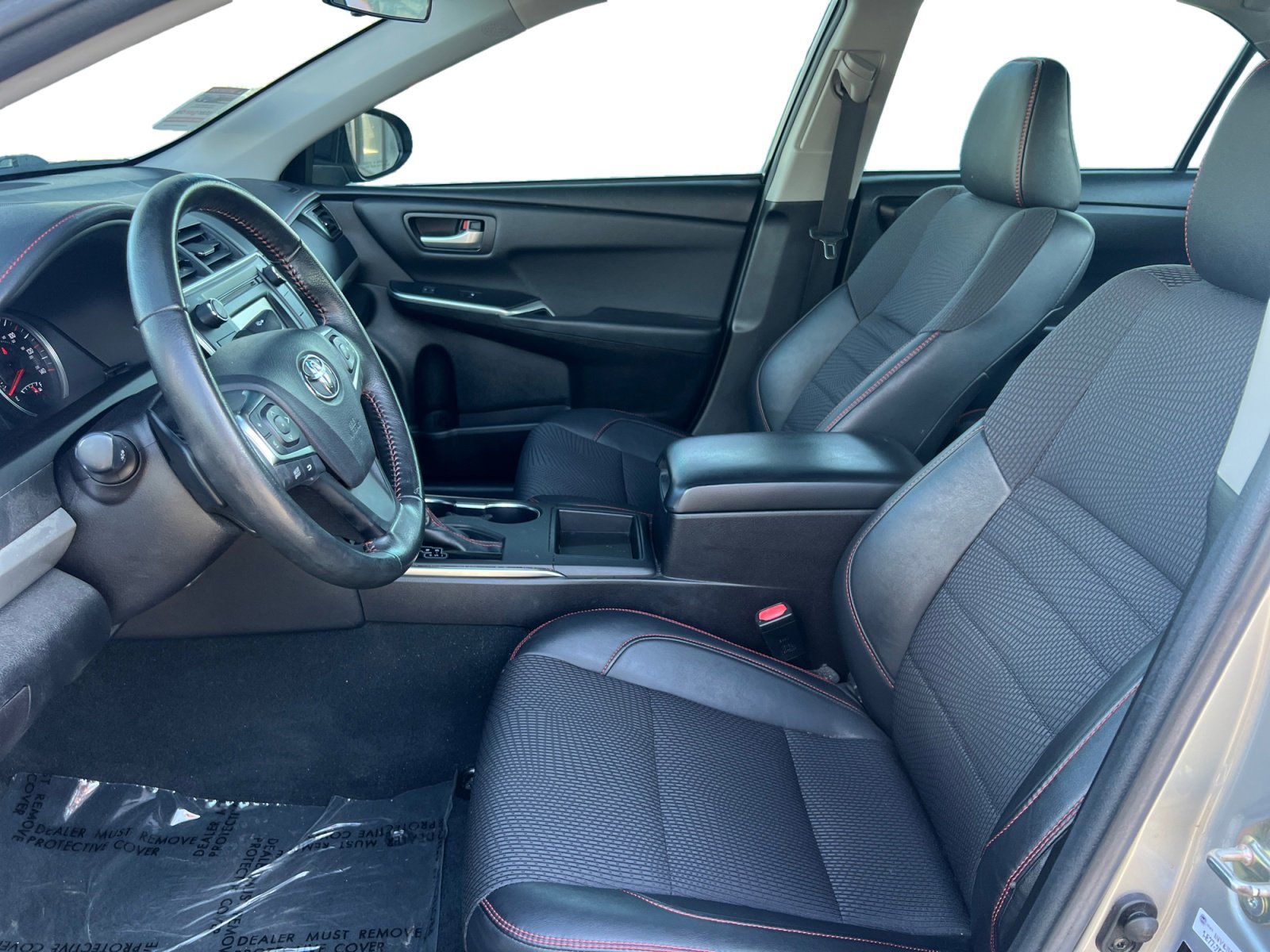 Used 2016 Toyota Camry SE image 9