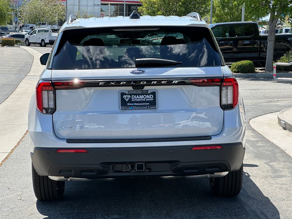 New 2026 Ford Explorer Active RWD image 6