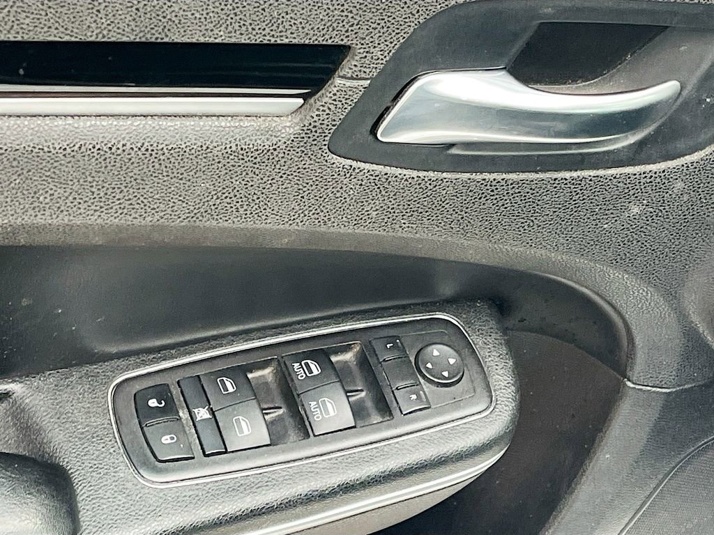 Used 2021 Chrysler 300 S image 18