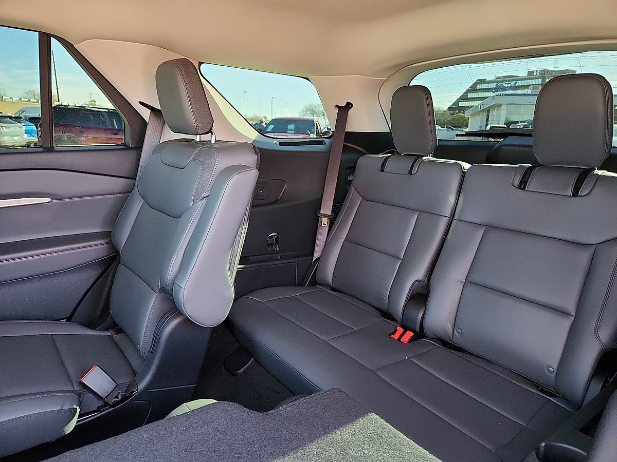 New 2026 Ford Explorer Active w/ Active Comfort Package AWD/4WD image 5