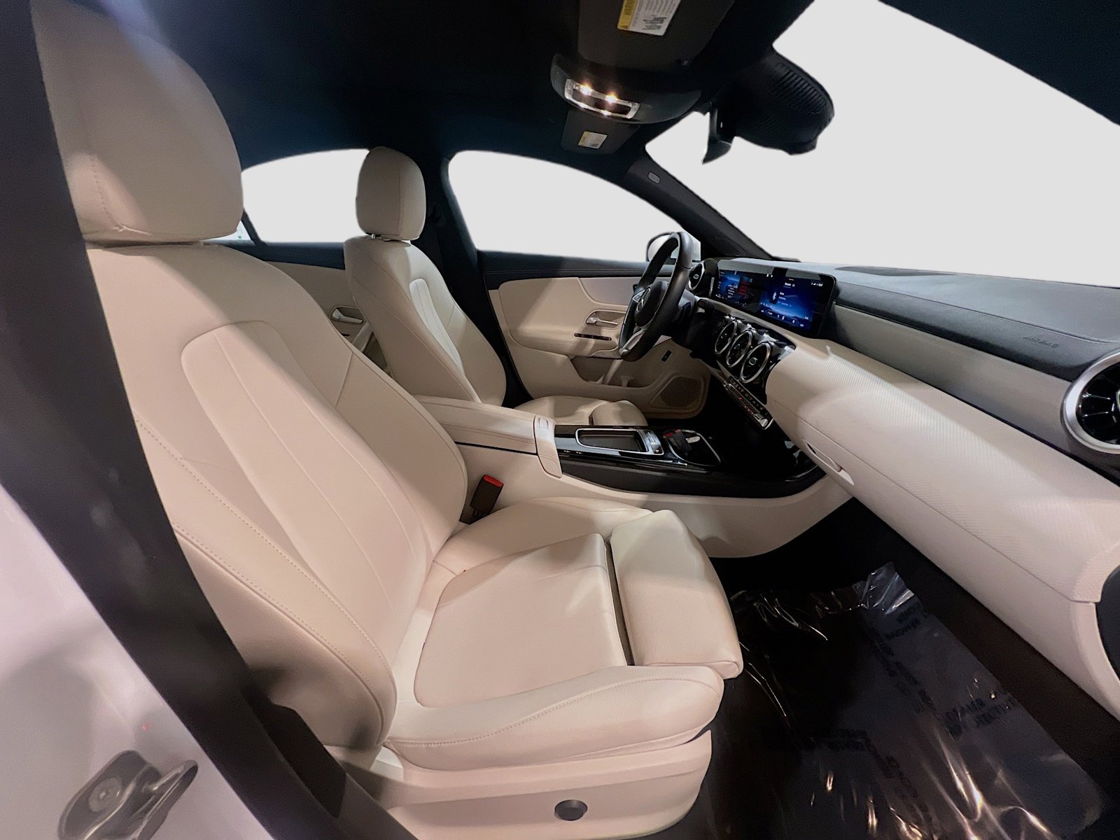 Used 2025 Mercedes-Benz CLA 250 image 21