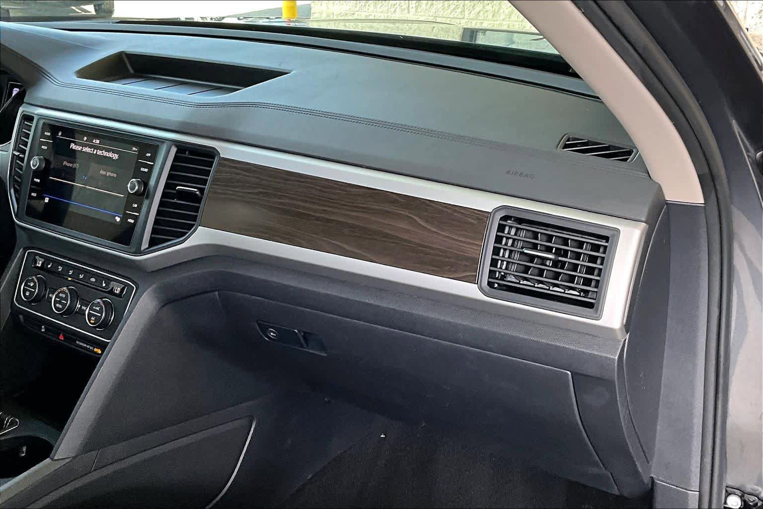 Used 2021 Volkswagen Atlas SE FWD image 18