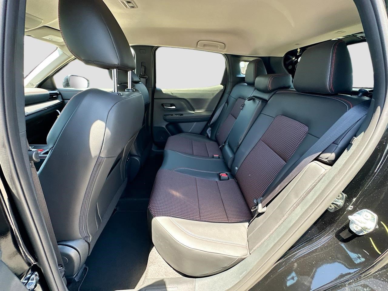 New 2025 Nissan Kicks SR FWD image 16