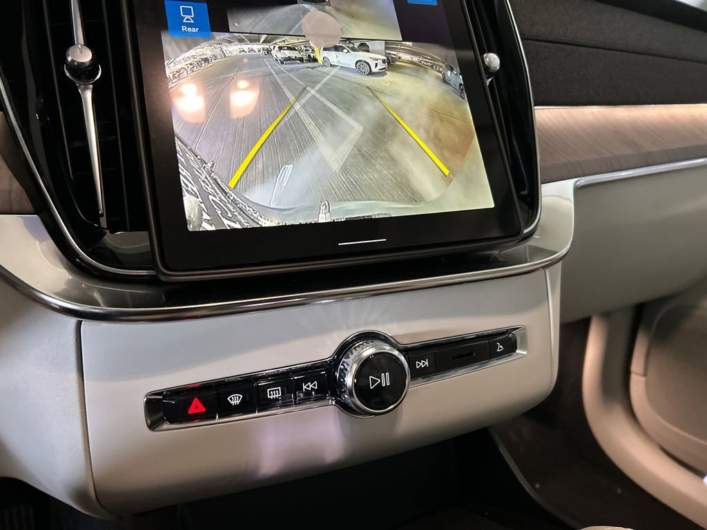 New 2026 Volvo XC90 T8 Ultra w/ Protection Package Premier image 18