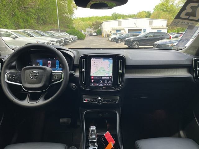 Certified 2023 Volvo XC40 B5 Plus w/ Climate Package AWD/4WD image 16