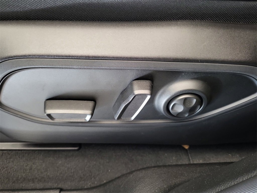 New 2025 Jeep Grand Cherokee Overland w/ Trailer Tow Package image 19