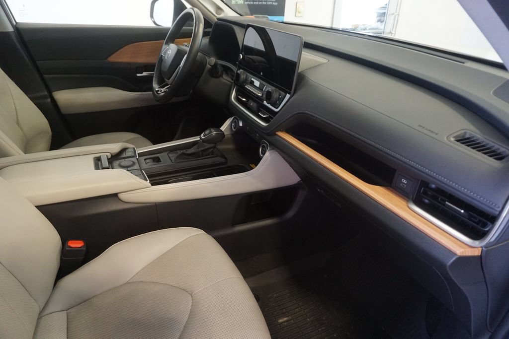 Used 2024 Toyota Grand Highlander AWD image 24