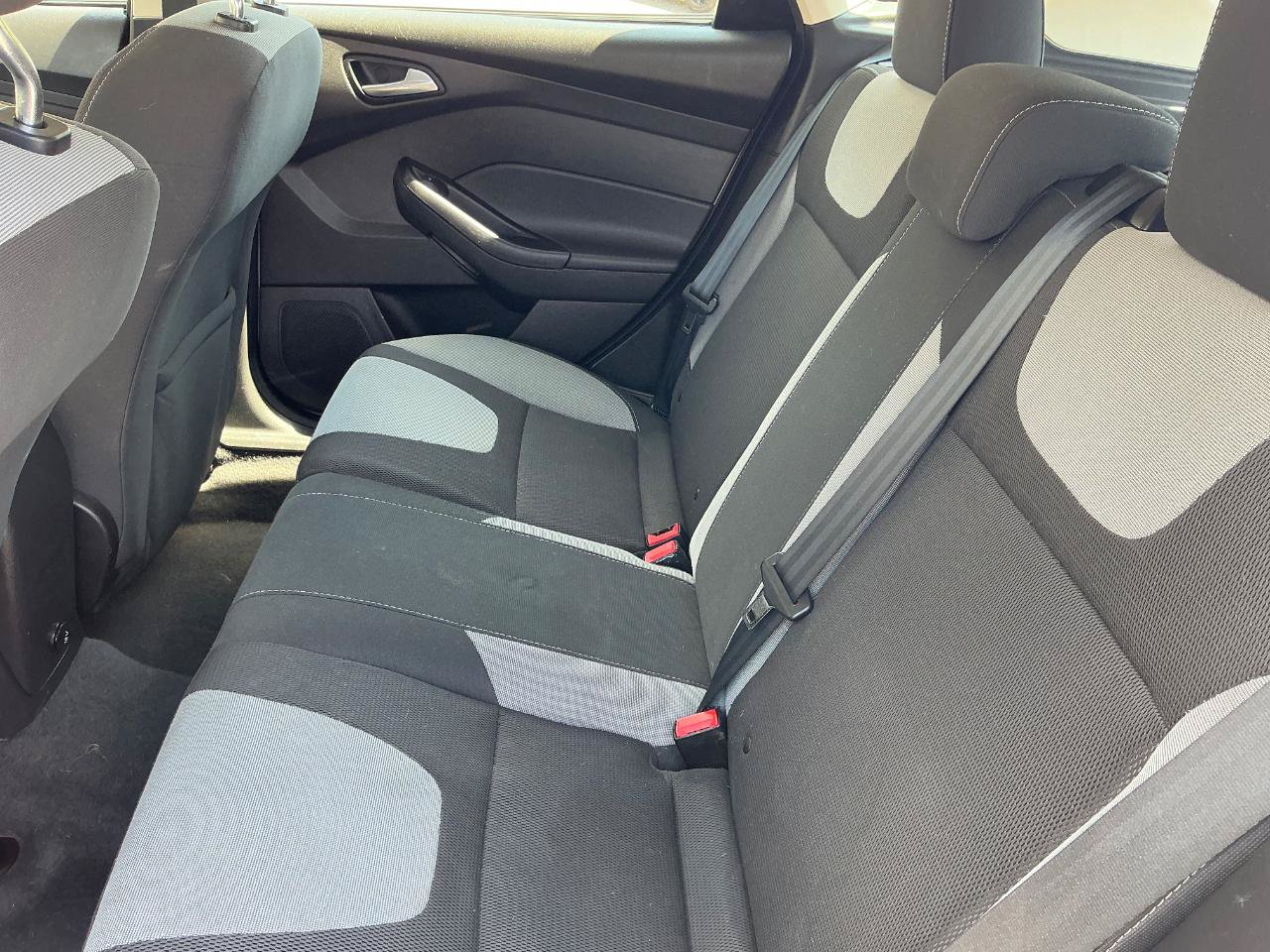 Used 2012 Ford Focus SE FWD image 13