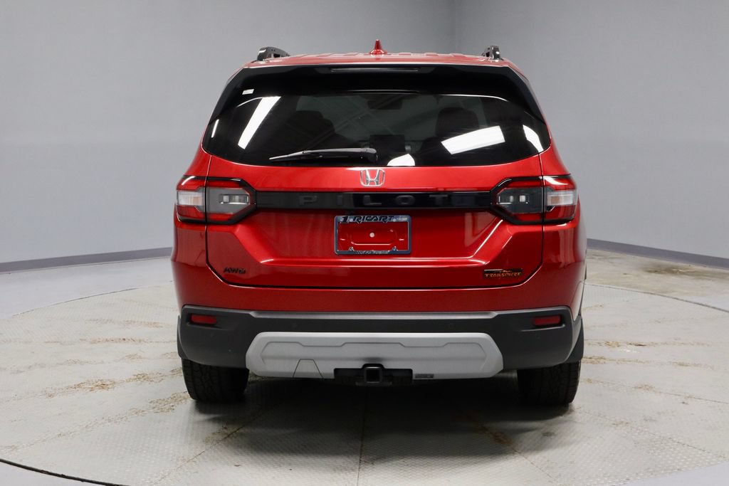 Used 2025 Honda Pilot TrailSport image 11