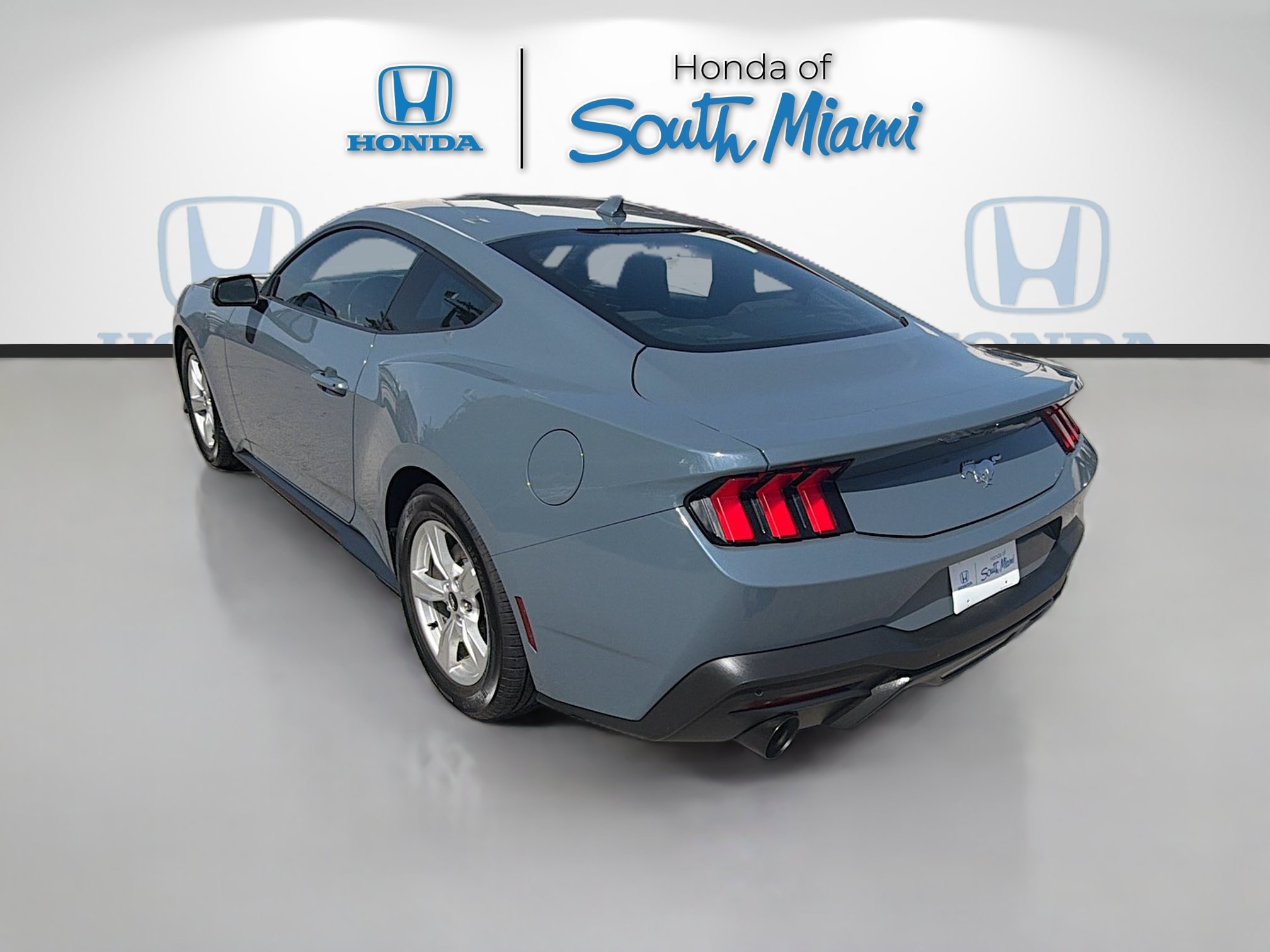 Used 2024 Ford Mustang Coupe RWD image 5