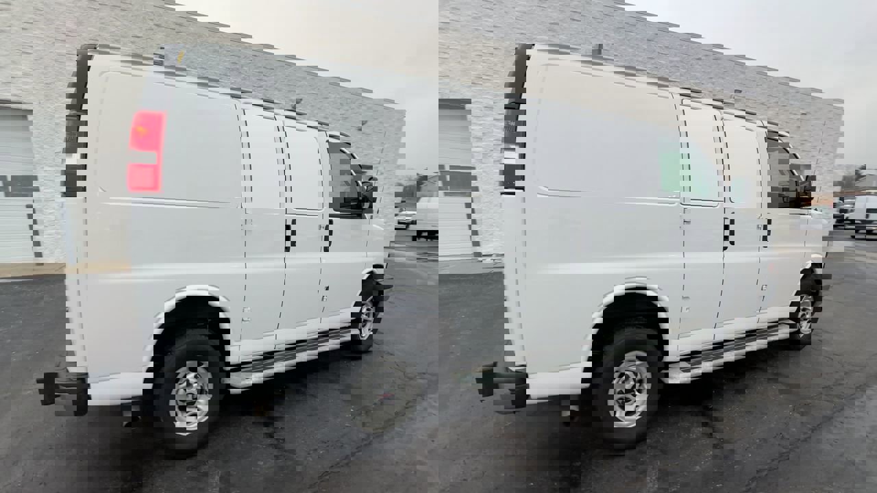 Used 2024 GMC Savana 2500 w/ Driver Convenience Package image 8