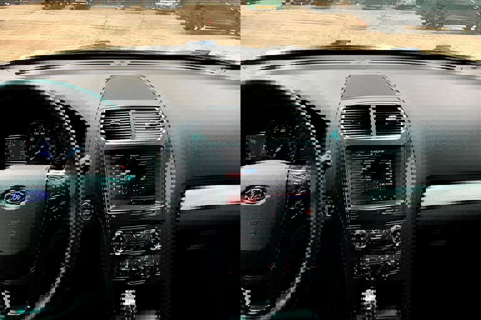 Used 2016 Ford Explorer XLT w/ Equipment Group 202A FWD image 7