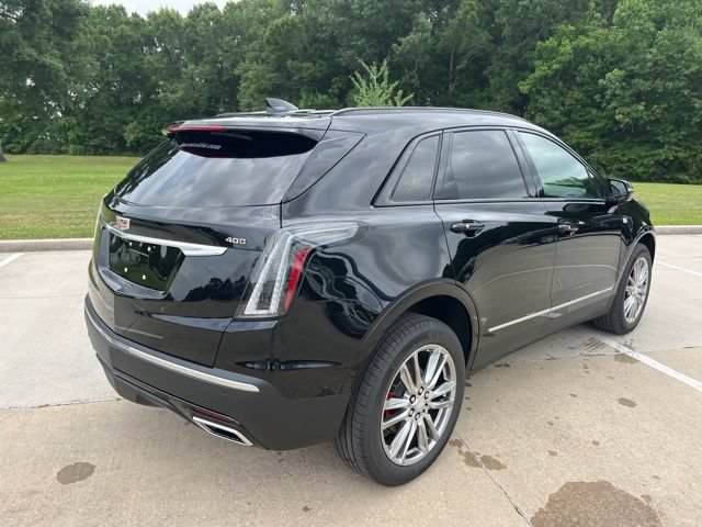 New 2026 Cadillac XT5 Sportv w/ LPO, Floor Liner Package AWD/4WD image 9