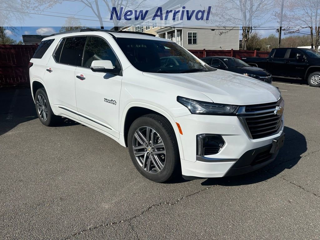 Used 2024 Chevrolet Traverse High Country image 2