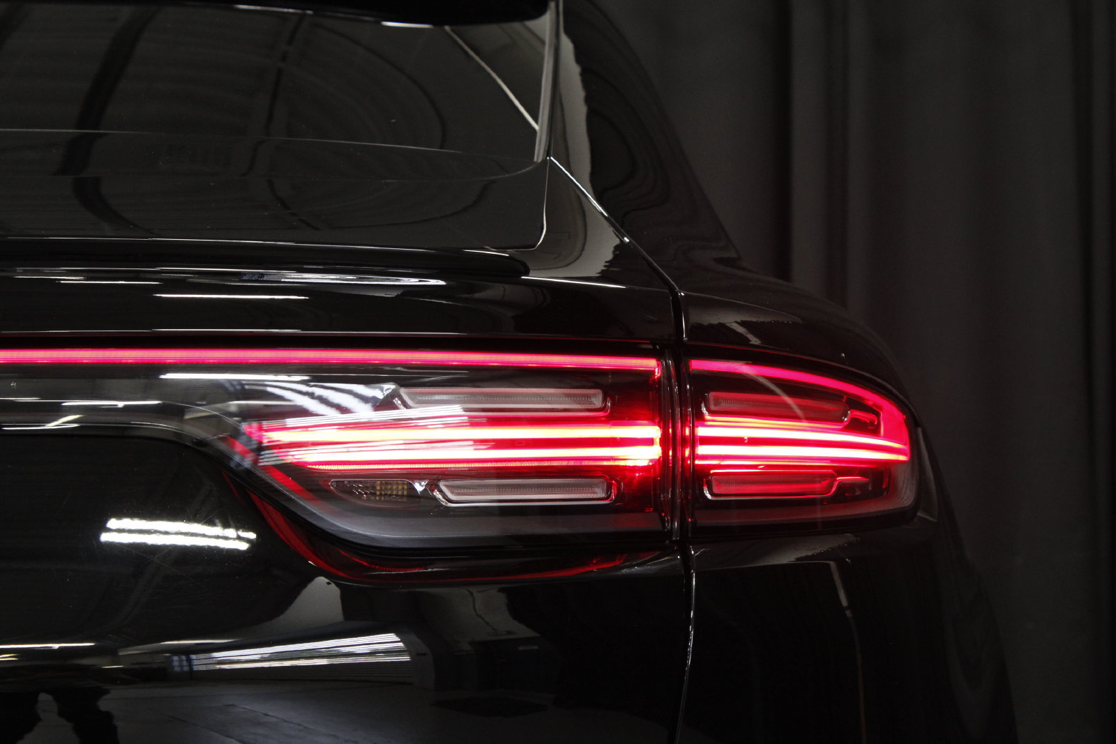 Certified 2022 Porsche Cayenne Platinum Edition AWD/4WD image 12