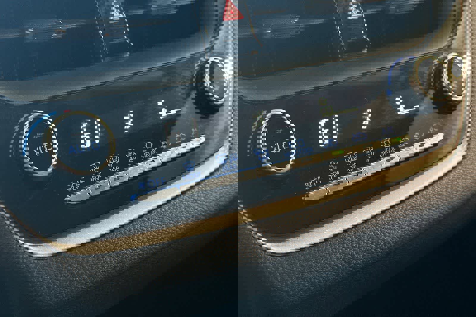 Used 2021 Toyota Corolla LE FWD image 21