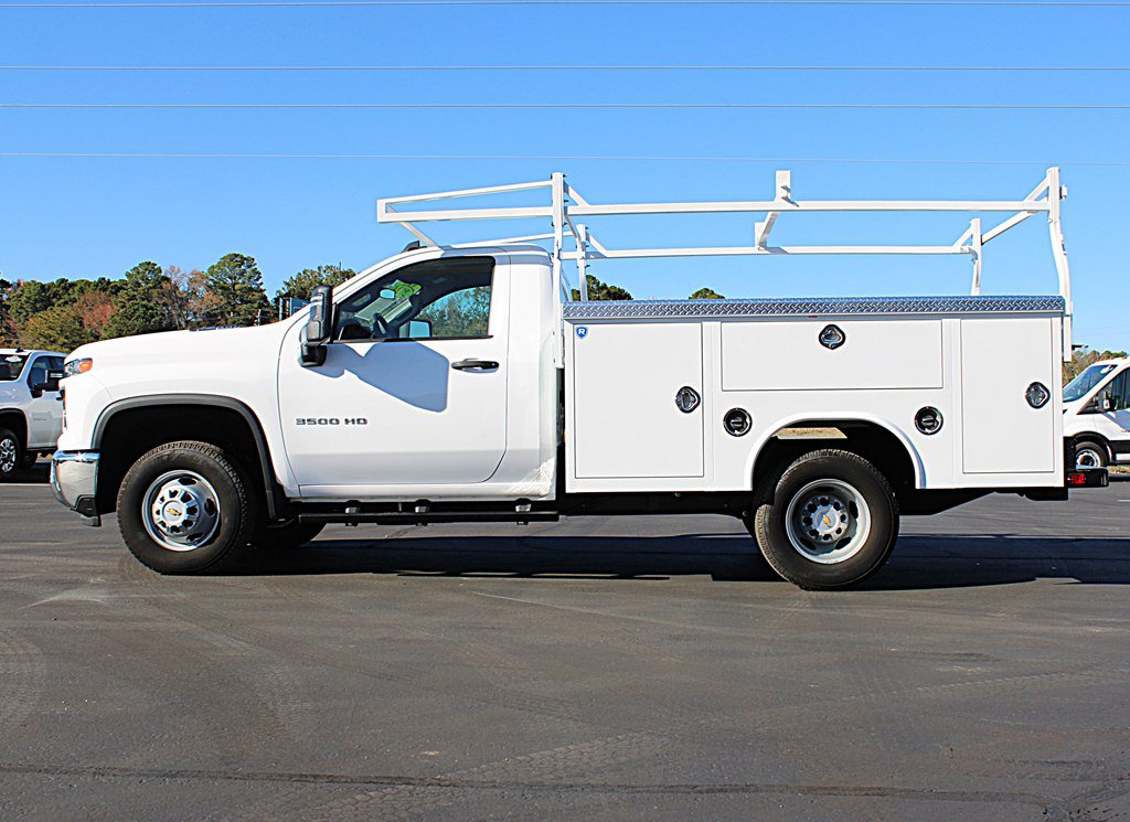 Used 2024 Chevrolet Silverado 3500 W/T w/ Snow Plow Prep Package AWD/4WD image 6