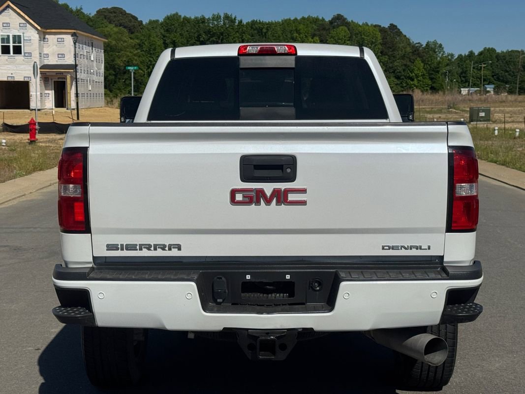 Used 2019 GMC Sierra 2500 Denali w/ Duramax Plus Package AWD/4WD image 3