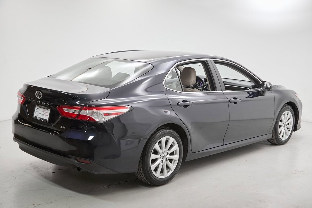Used 2018 Toyota Camry LE image 9