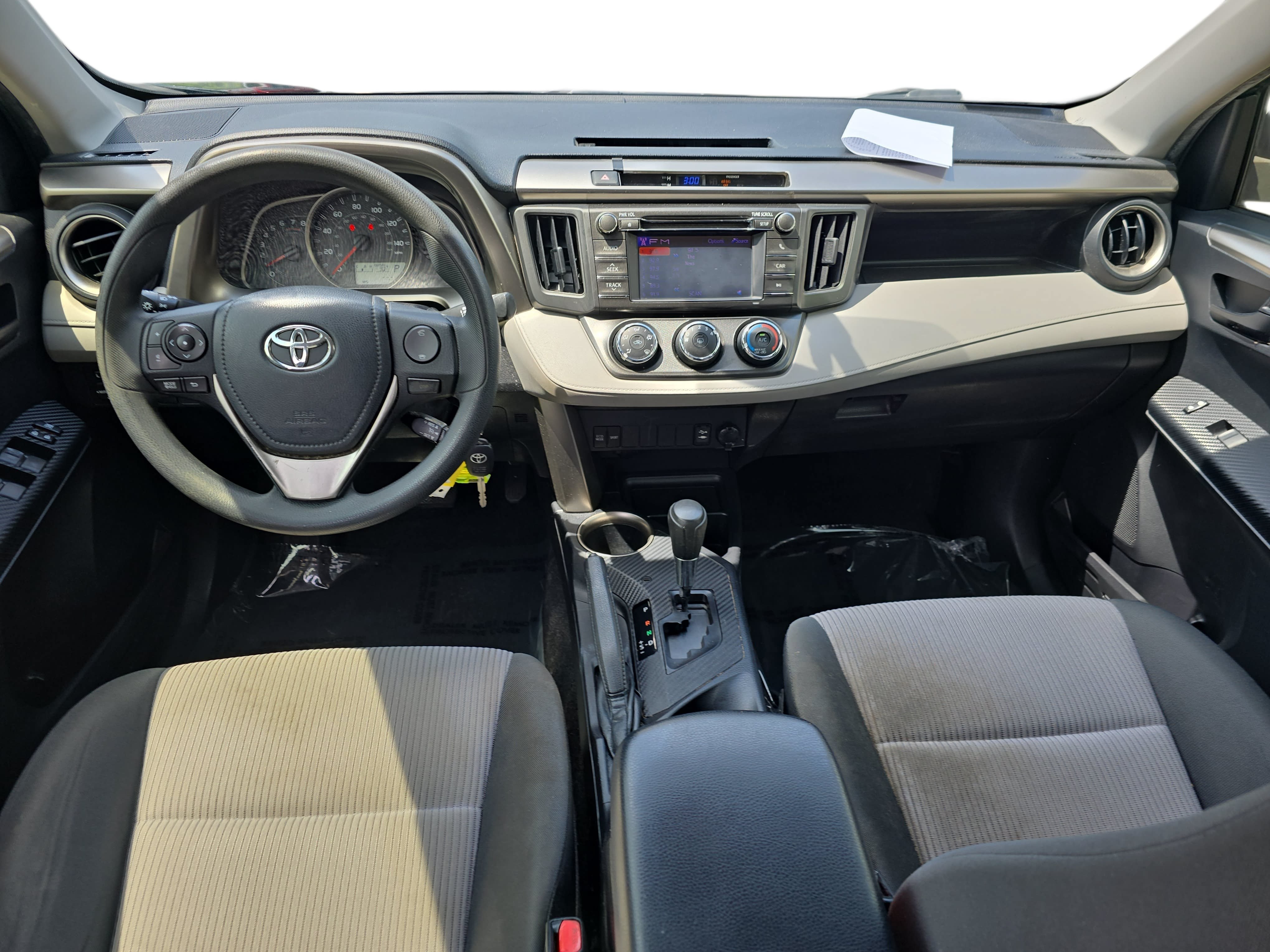Used 2013 Toyota RAV4 LE FWD image 9