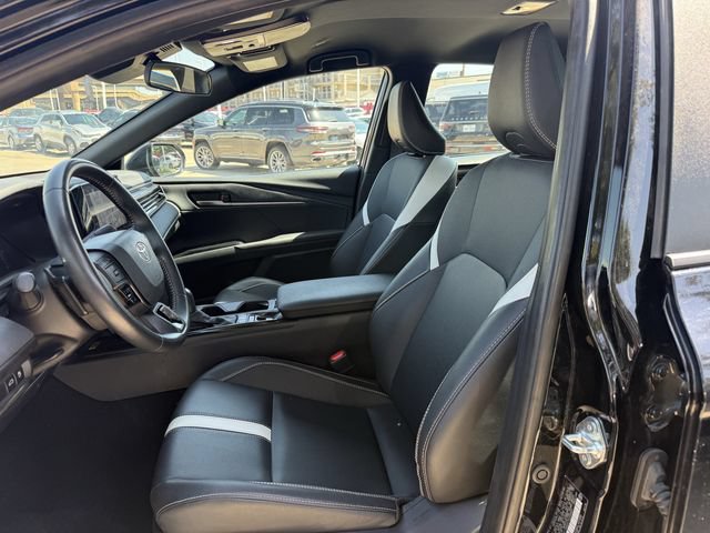 Used 2025 Toyota Camry SE FWD image 27