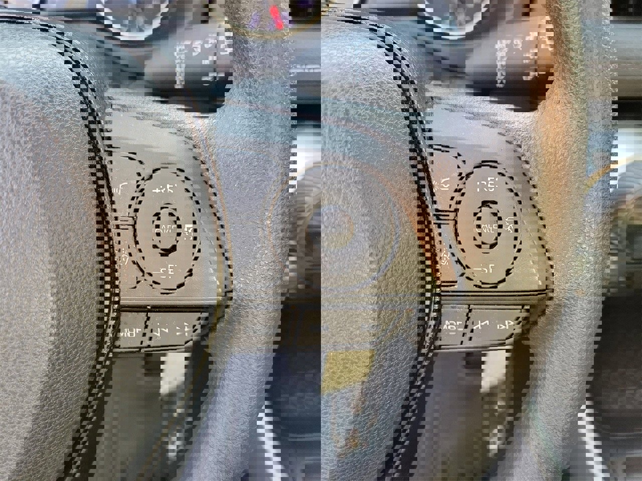 Used 2021 Toyota RAV4 LE image 20