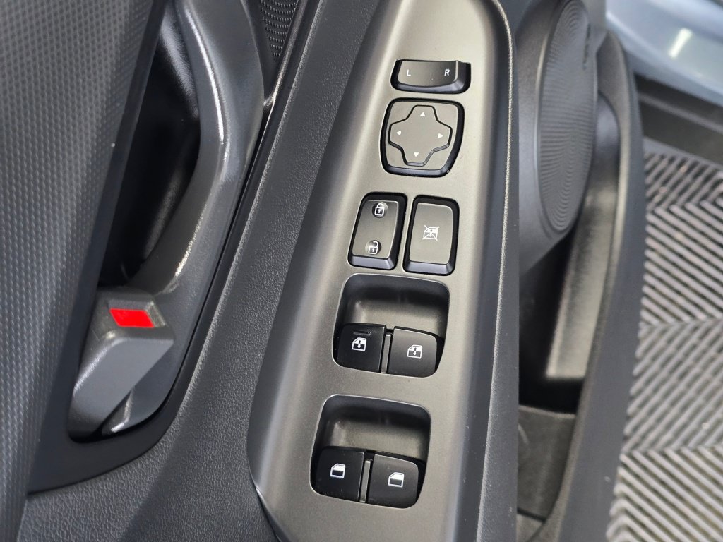 Used 2021 Hyundai Kona SEL Plus w/ Cargo Package AWD/4WD image 22