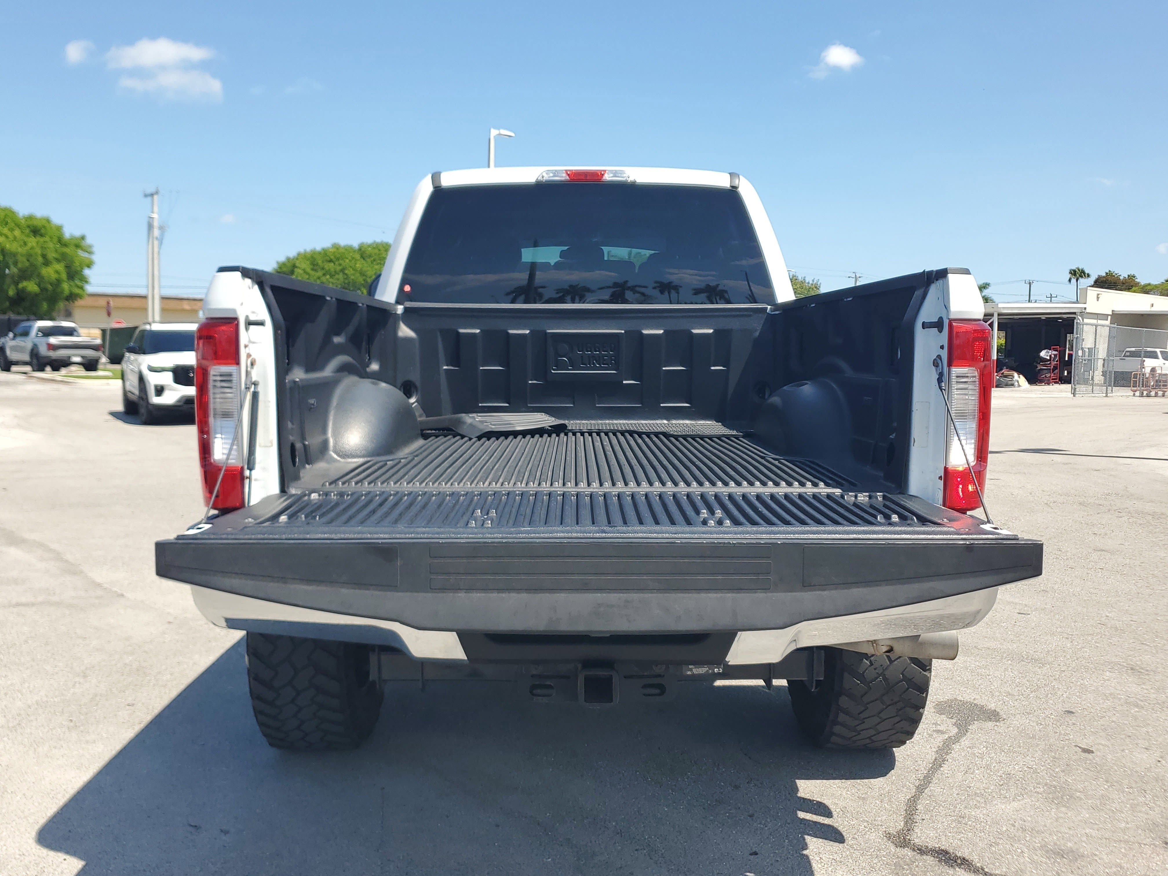 Used 2019 Ford F250 XLT w/ FX4 Off-Road Package AWD/4WD image 12