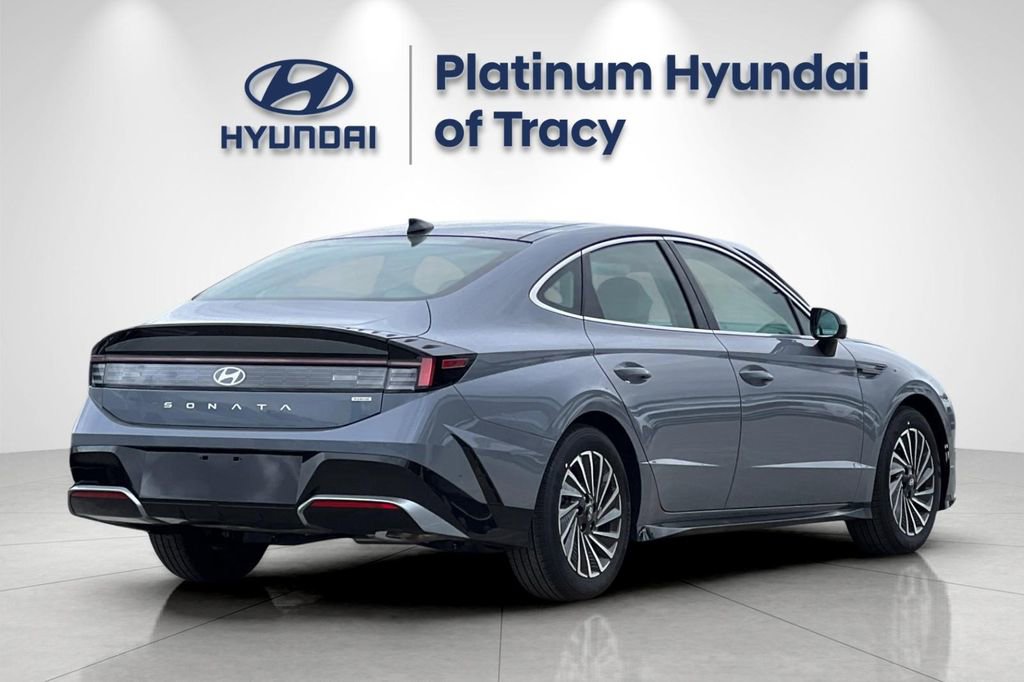 New 2026 Hyundai Sonata Limited FWD image 4
