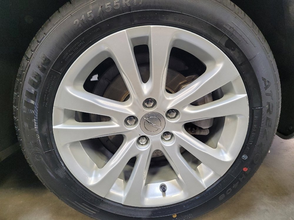 Used 2015 Chrysler 200 Limited FWD image 31