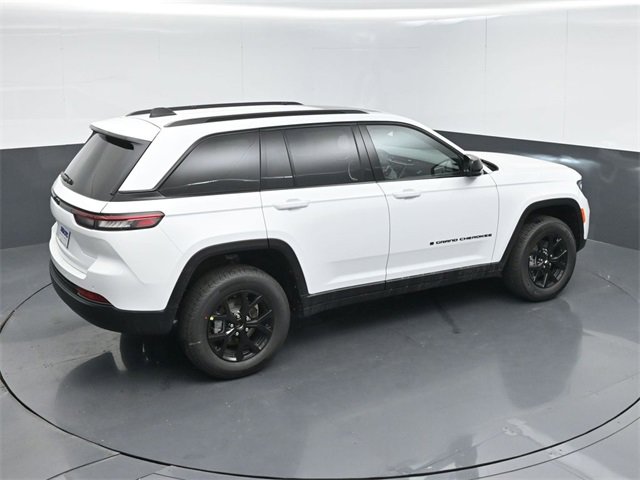 New 2025 Jeep Grand Cherokee Altitude image 36