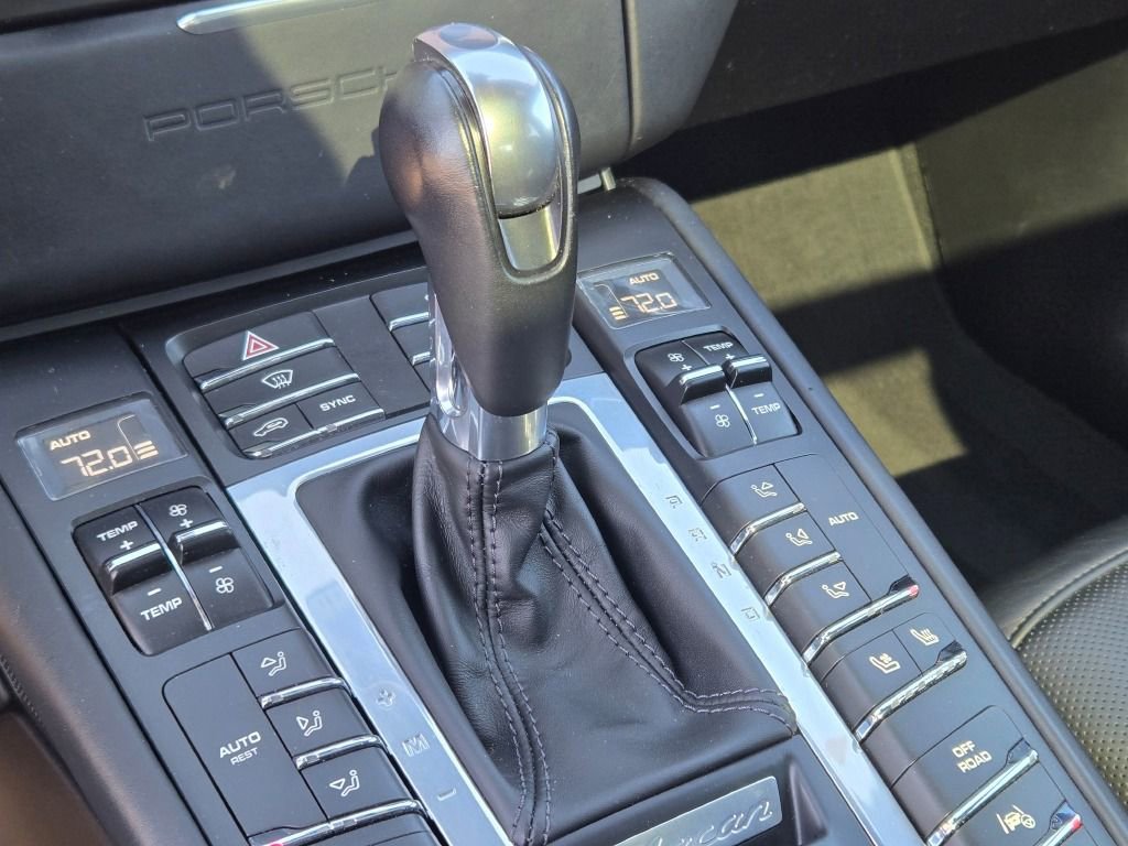 Used 2017 Porsche Macan Turbo image 26