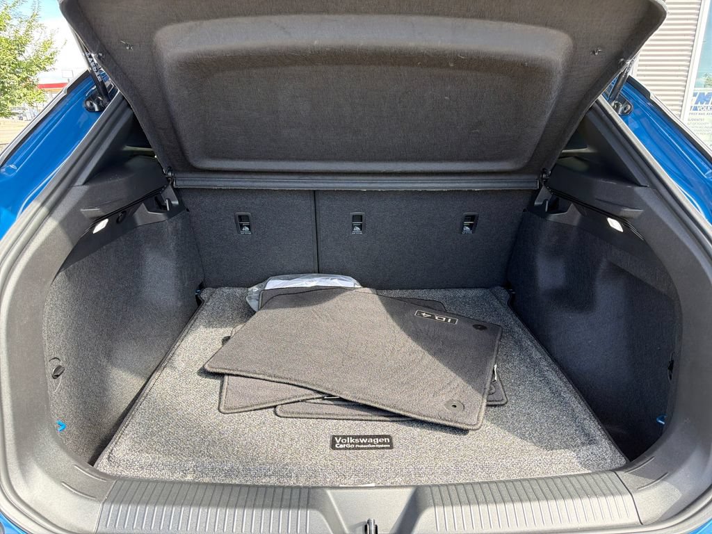 Certified 2025 Volkswagen ID.4 Pro AWD/4WD image 24