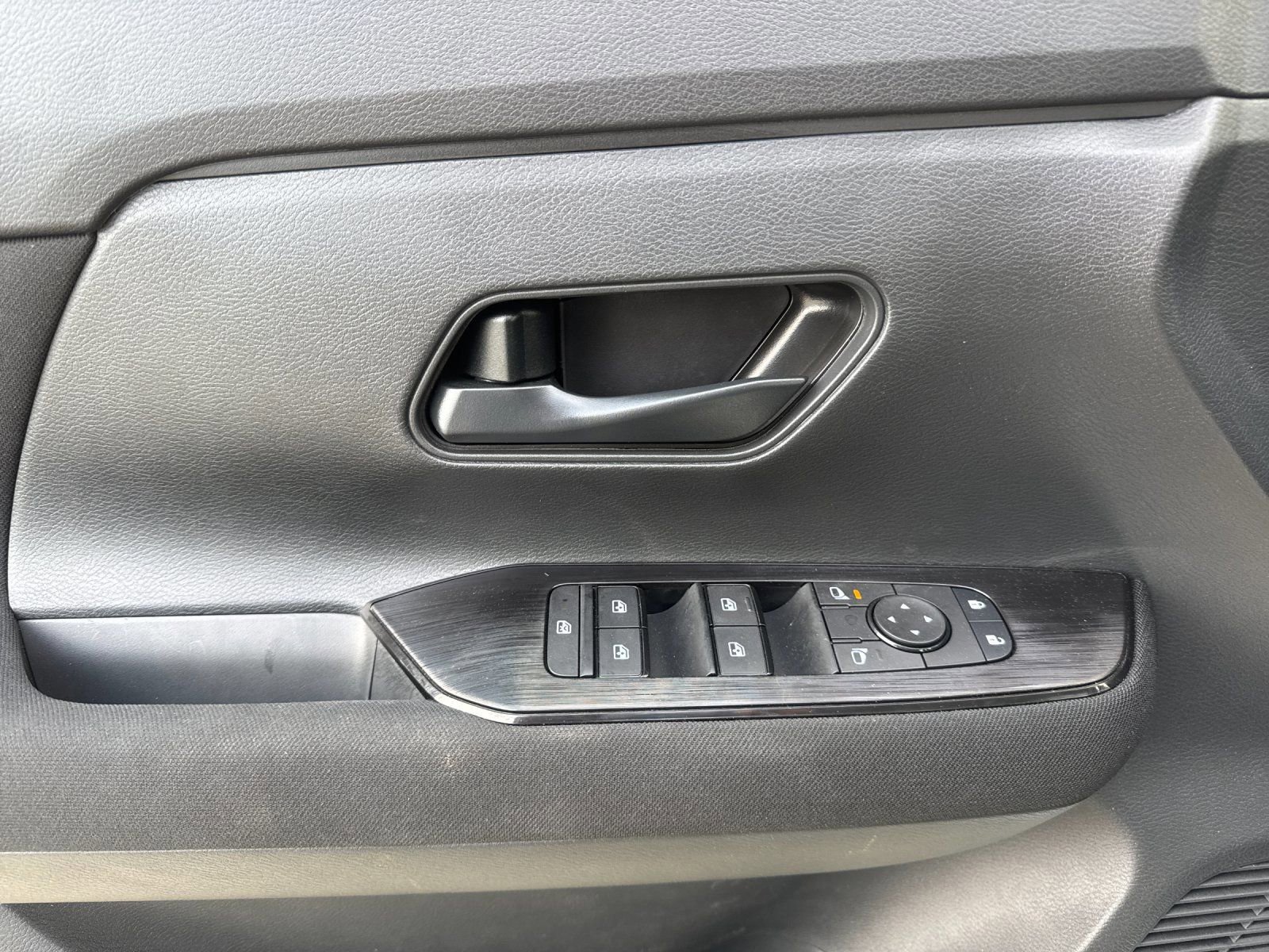 New 2026 Nissan Kicks S image 10