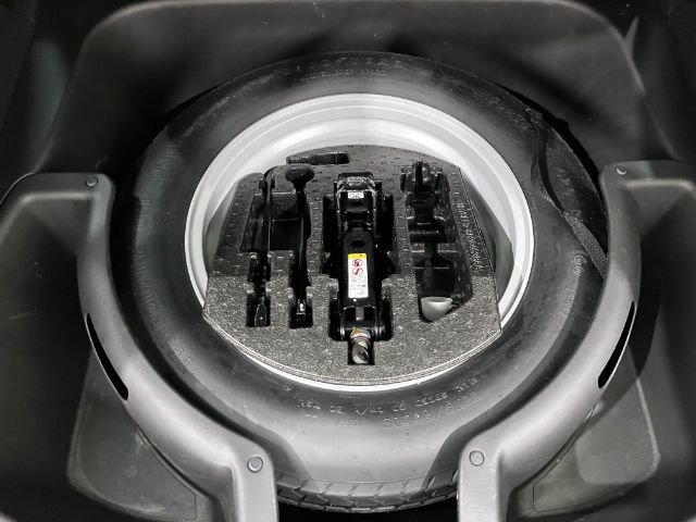 Used 2017 Jeep Grand Cherokee Laredo image 16