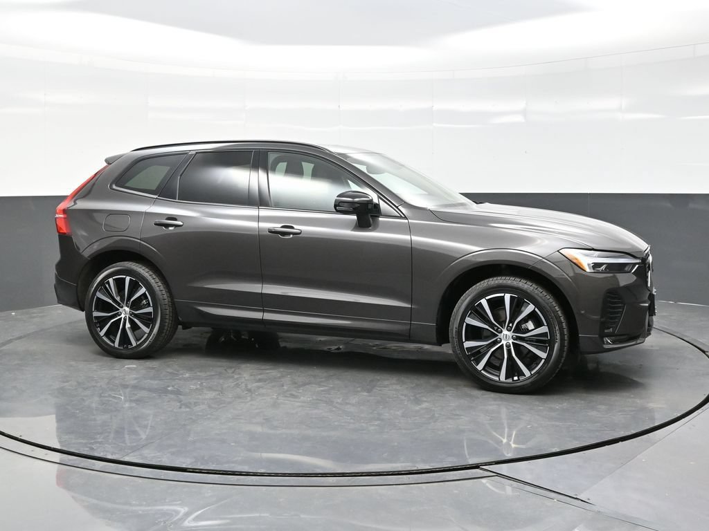 Used 2024 Volvo XC60 B5 Plus w/ Protection Package Premier AWD/4WD image 8