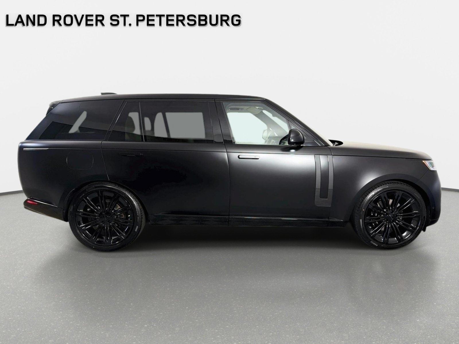 New 2026 Land Rover Range Rover Long Wheelbase SE AWD/4WD image 4
