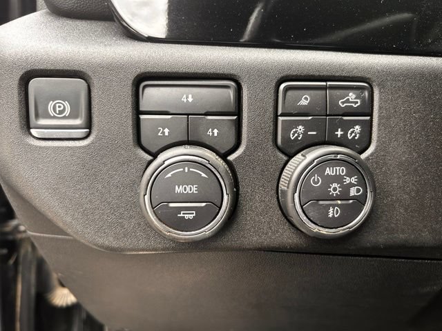 Used 2024 Chevrolet Silverado 2500 LT w/ Midnight Edition AWD/4WD image 18