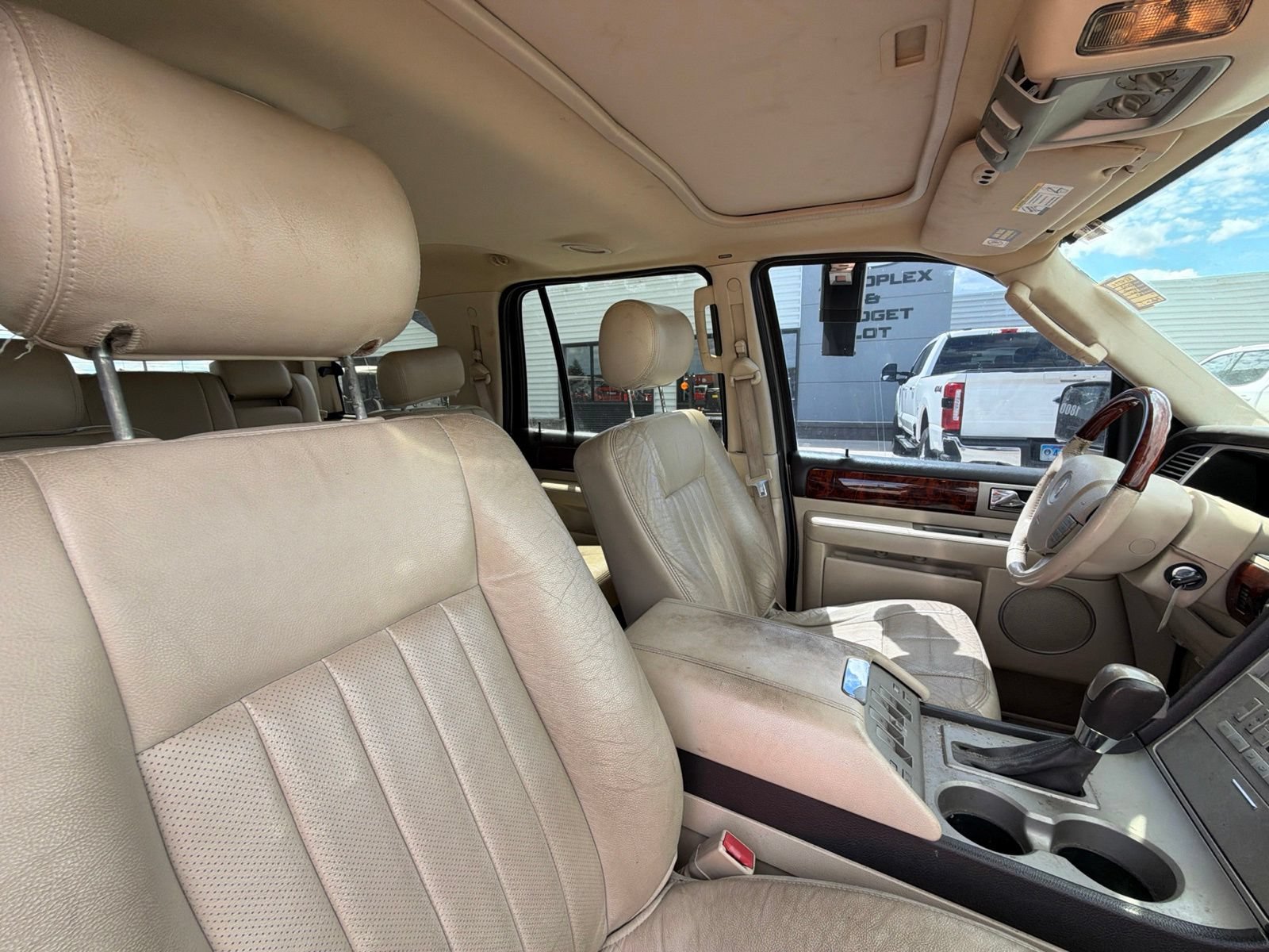 Used 2003 Lincoln Navigator Luxury AWD/4WD image 9