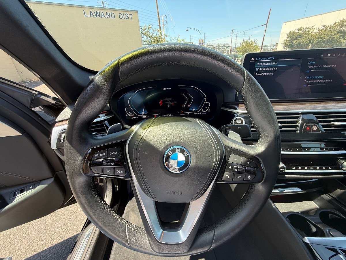 Used 2023 BMW 530e w/ Convenience Package RWD image 21