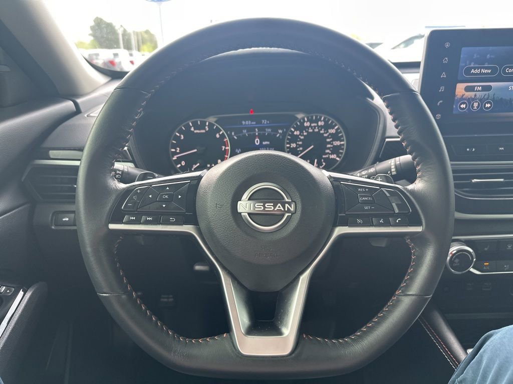 Used 2023 Nissan Altima 2.5 SR w/ SR Premium Package image 17