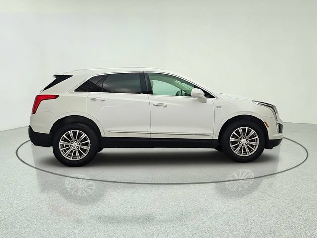 Used 2017 Cadillac XT5 Luxury AWD/4WD image 7