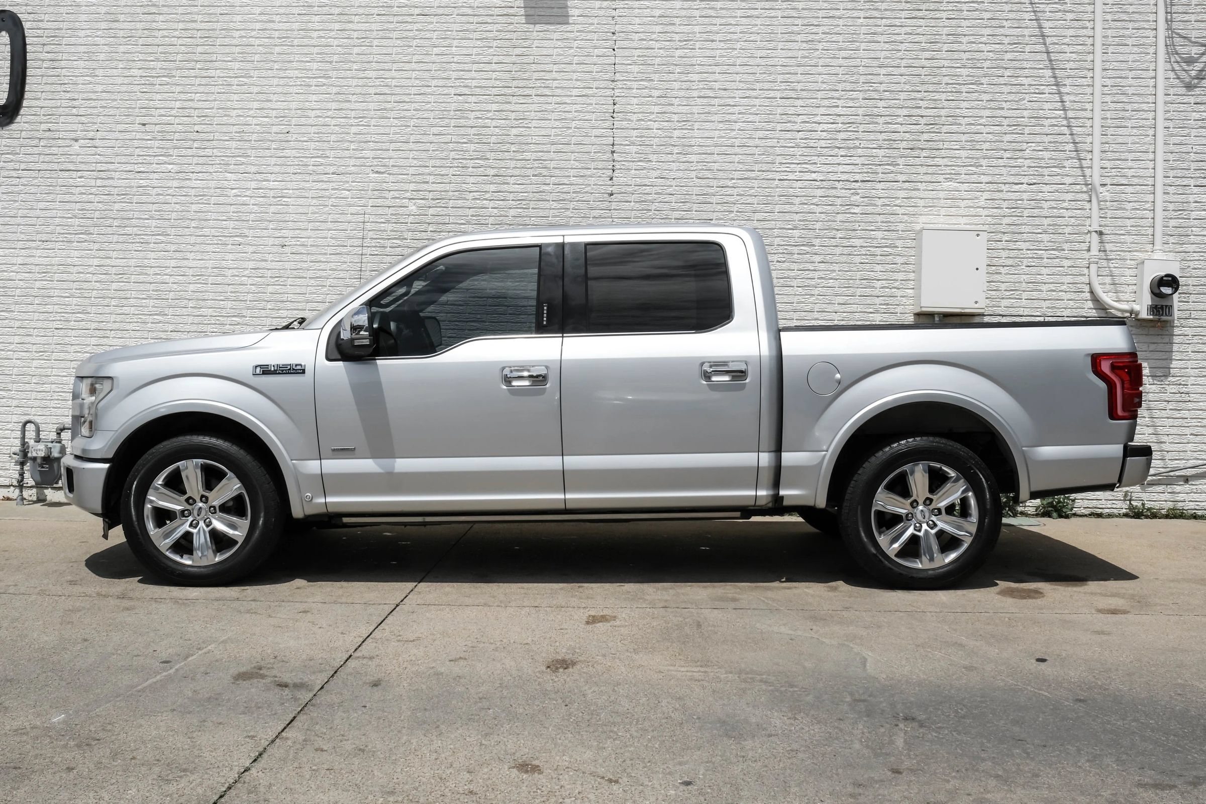 Used 2015 Ford F150 Platinum w/ Equipment Group 701A Luxury RWD image 11
