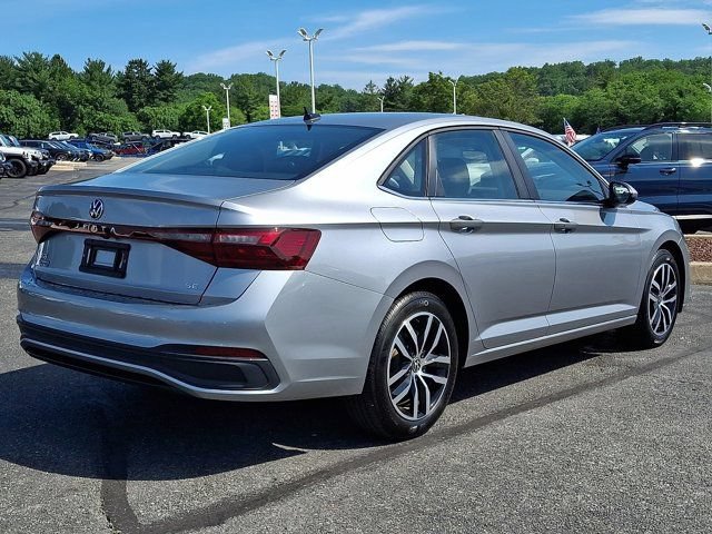 Certified 2025 Volkswagen Jetta SE FWD image 8