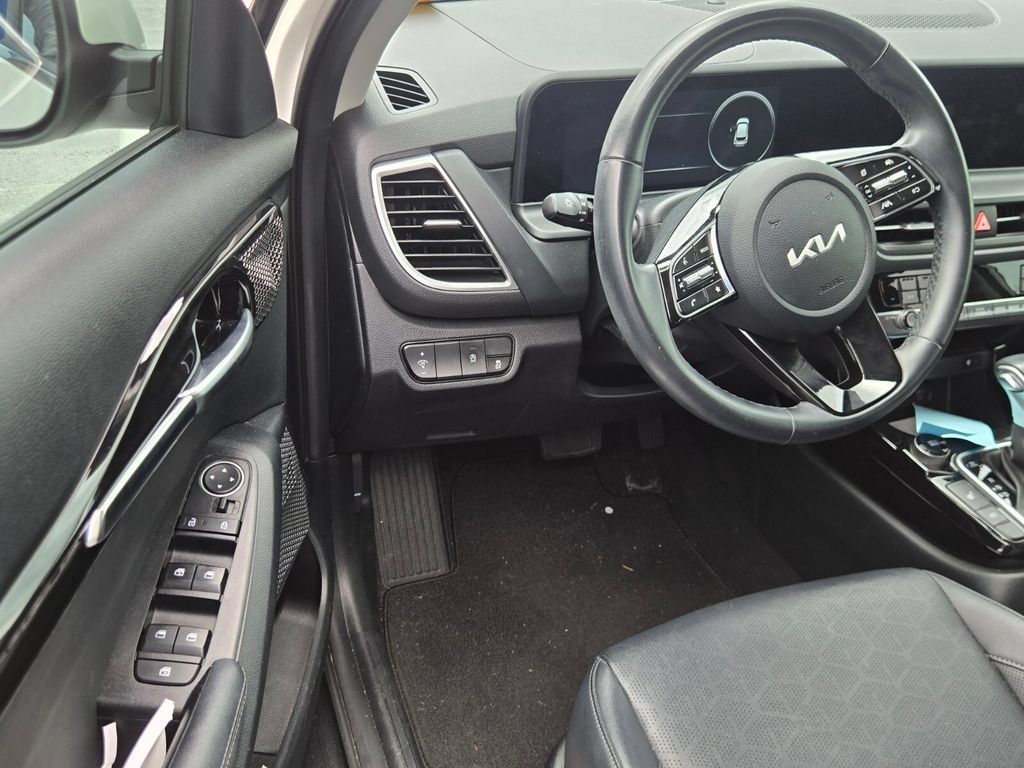 Used 2025 Kia Seltos EX w/ EX Sunroof Package FWD image 9