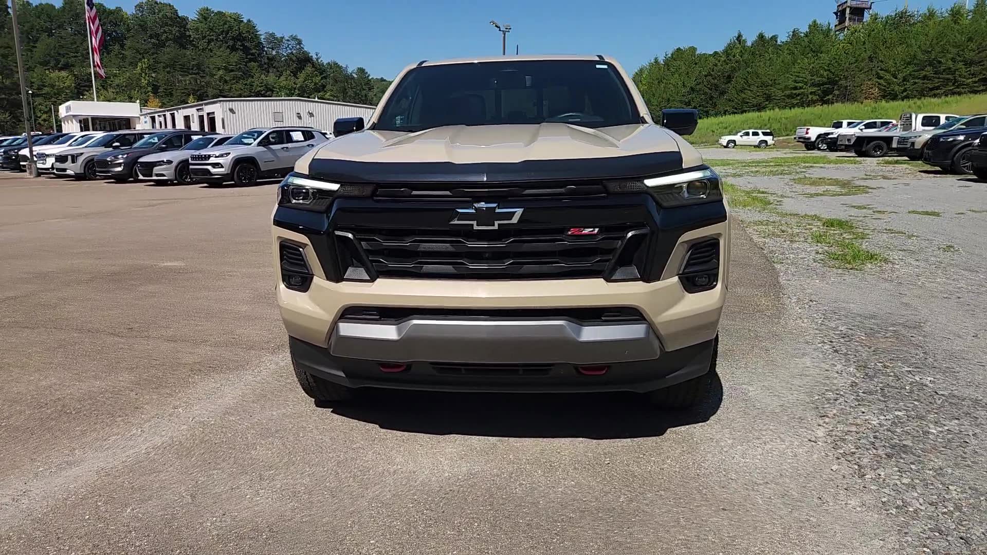 Used 2024 Chevrolet Colorado Z71 w/ Z71 Convenience Package 2 AWD/4WD image 15