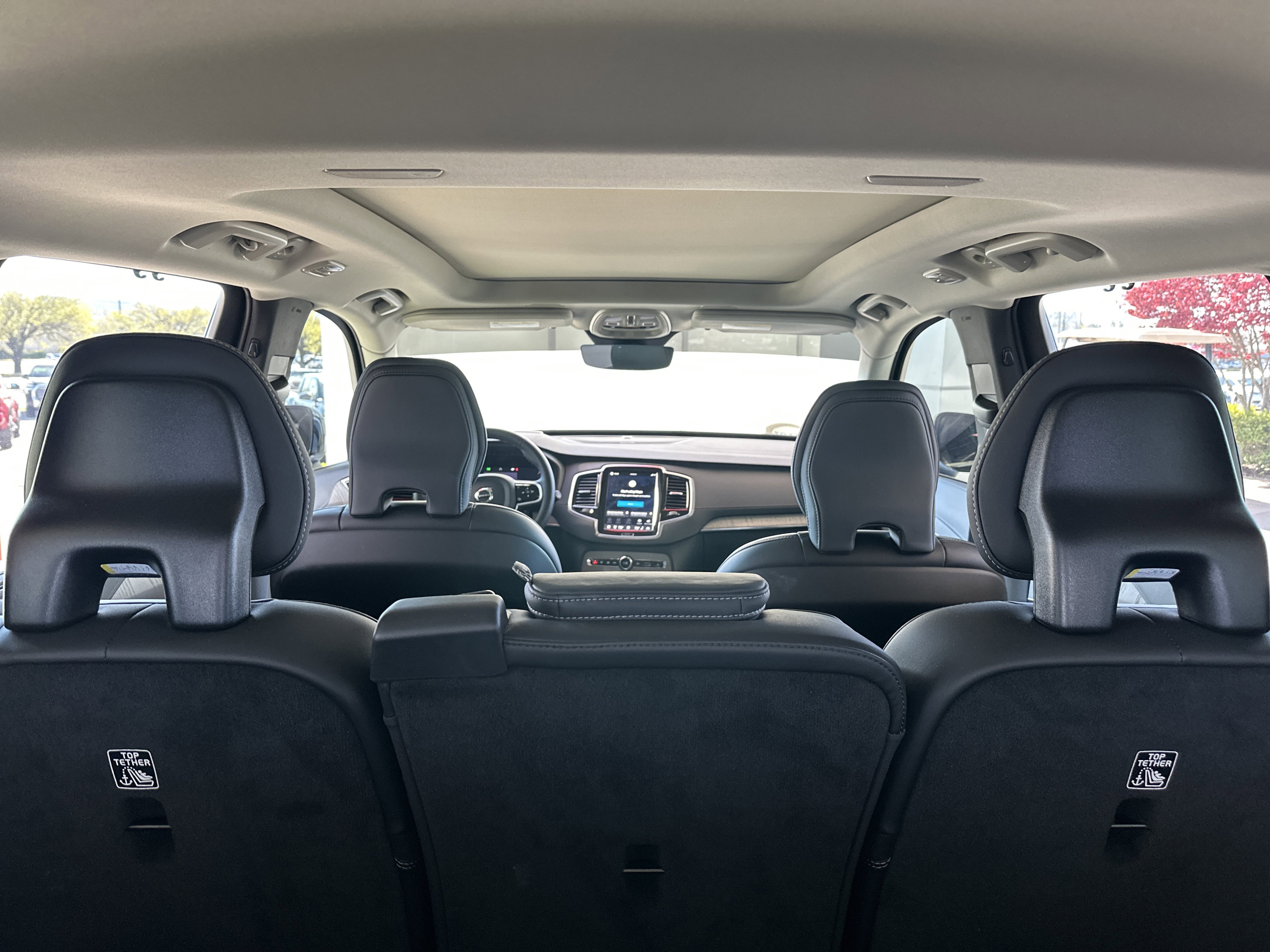 Used 2025 Volvo XC90 B6 Ultra w/ Protection Package Premier image 19