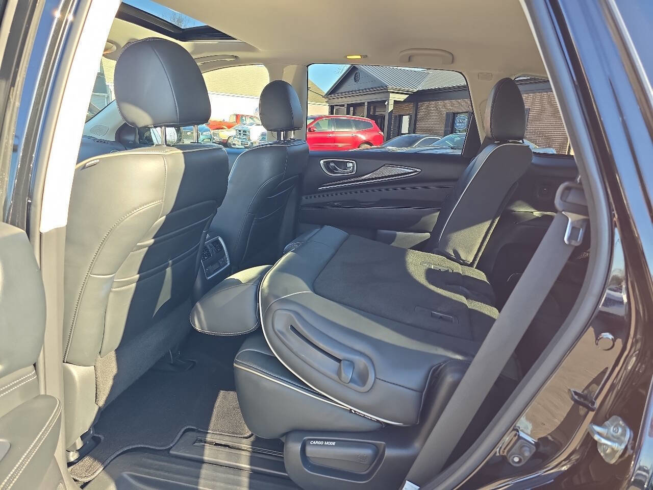 Used 2019 INFINITI QX60 Luxe w/ Essential Package image 26