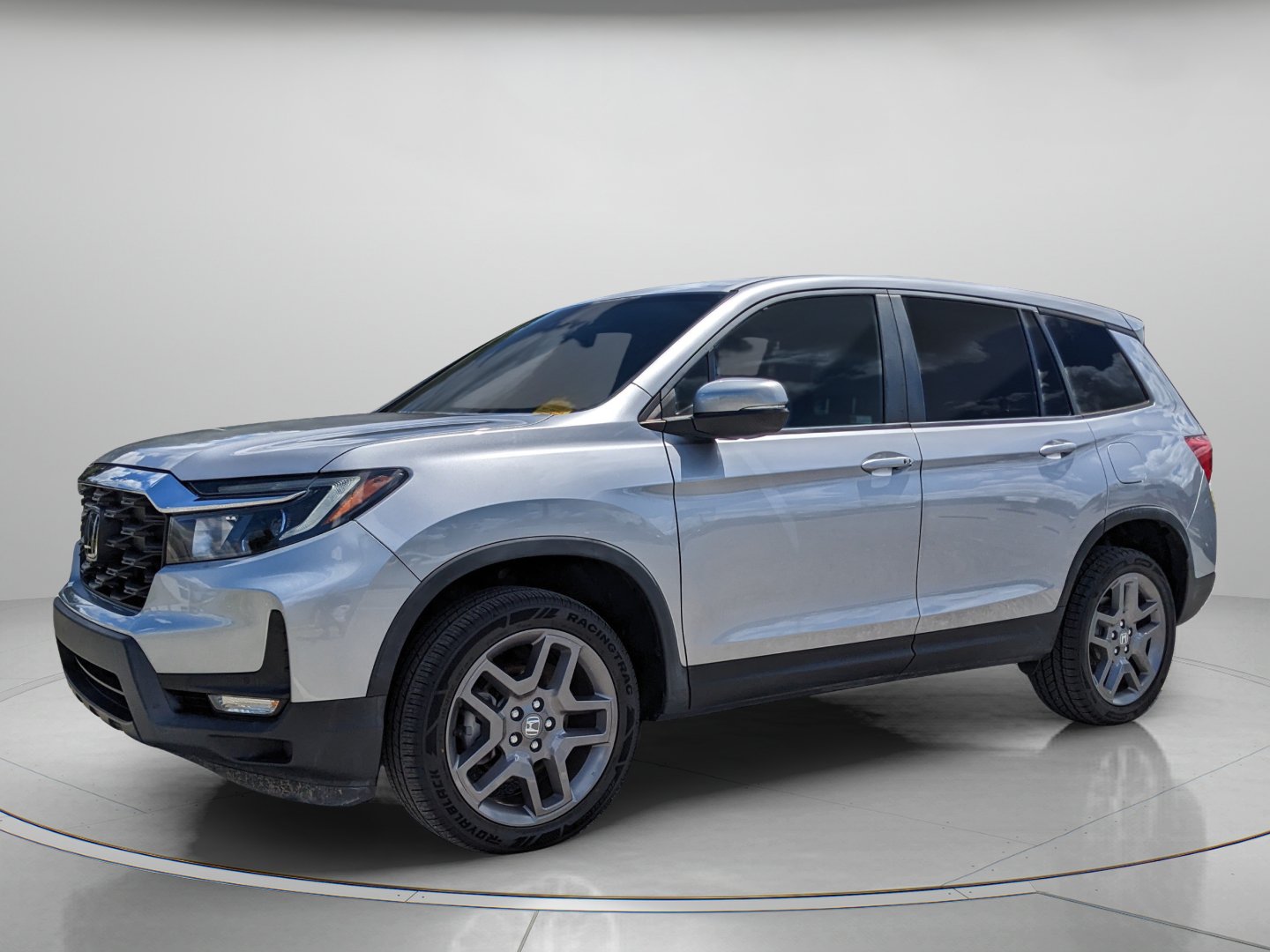 Used 2023 Honda Passport EX-L image 2