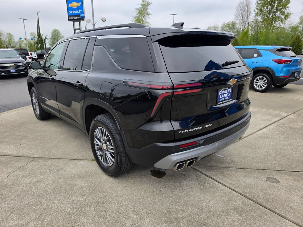 Used 2025 Chevrolet Traverse LT AWD/4WD image 3